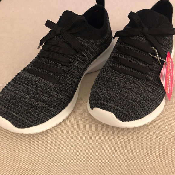 skechers memory foam ultra flex